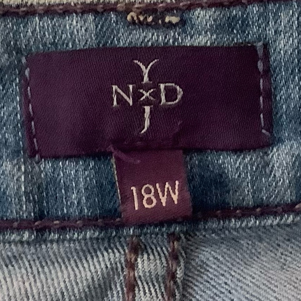 NYDJ 18W light wash denim jeans preowned